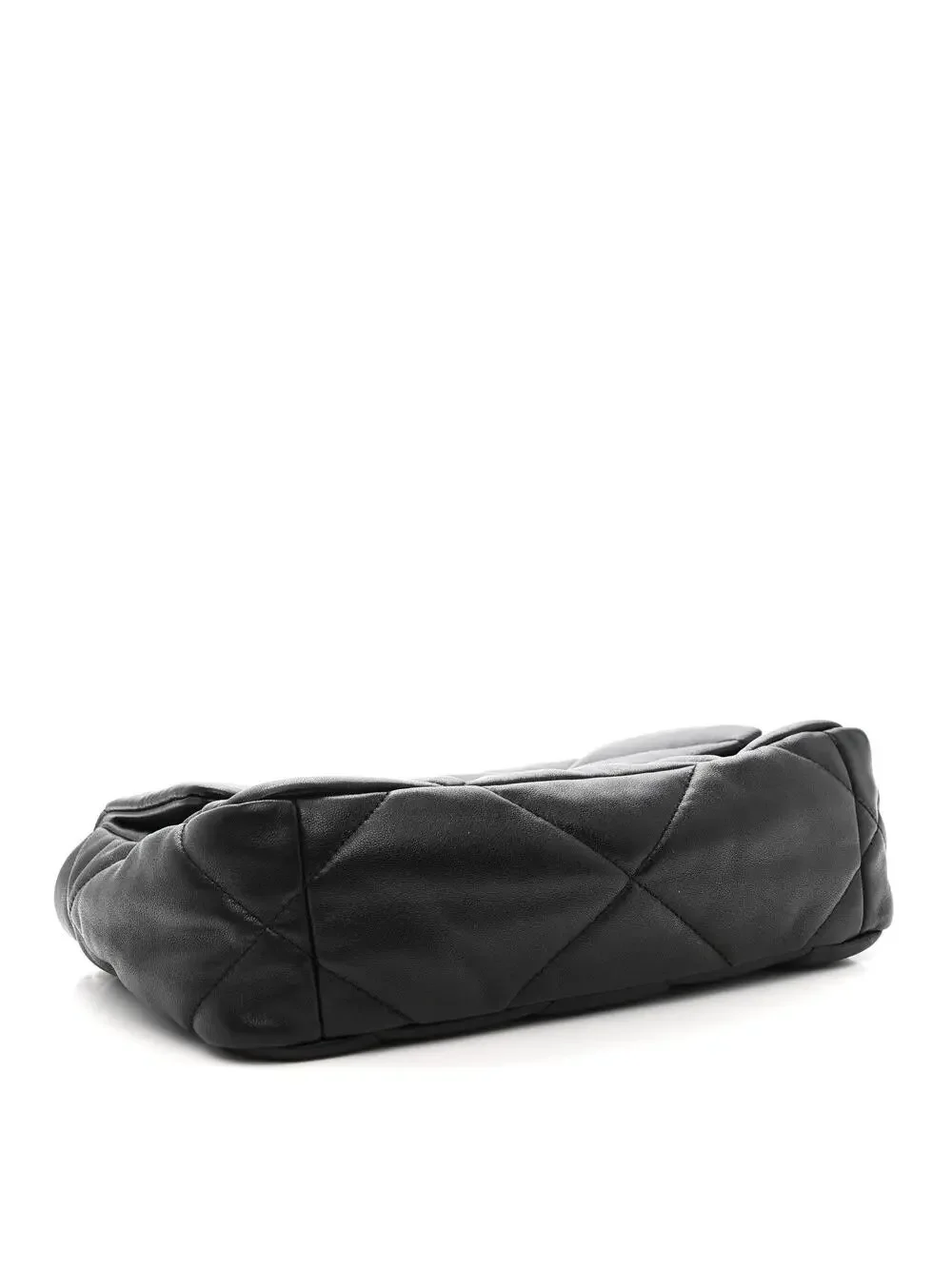 Lambskin Quilted Medium Chanel 19 Flap #300551C50B